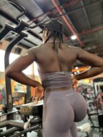 Bodybuilding seamless pant’s set pants and top (set) - Image 3