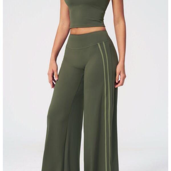 V-Neck Beautiful Back Yoga Outfit for Women,
